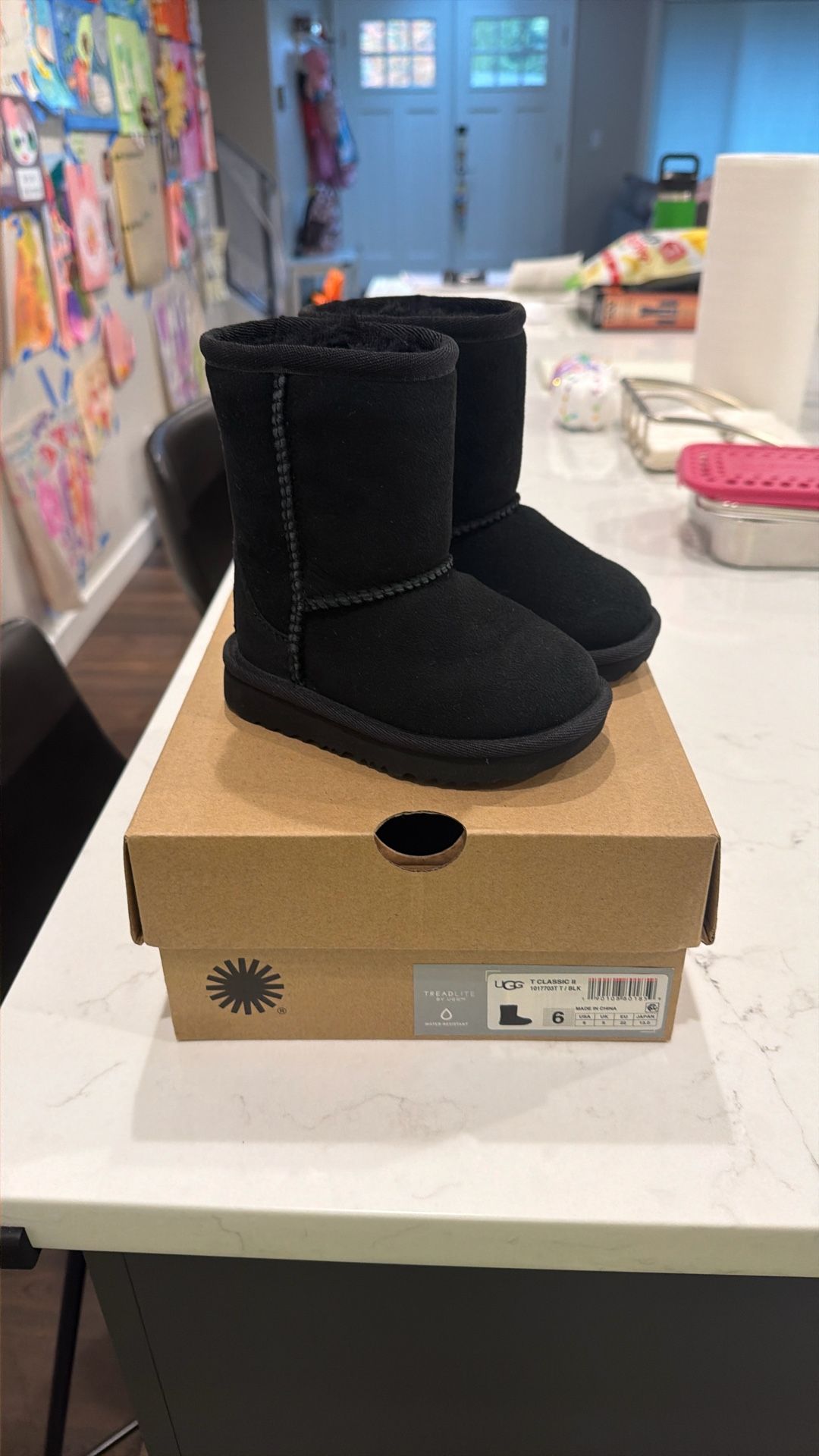 UGG Classic Toddler Size 6