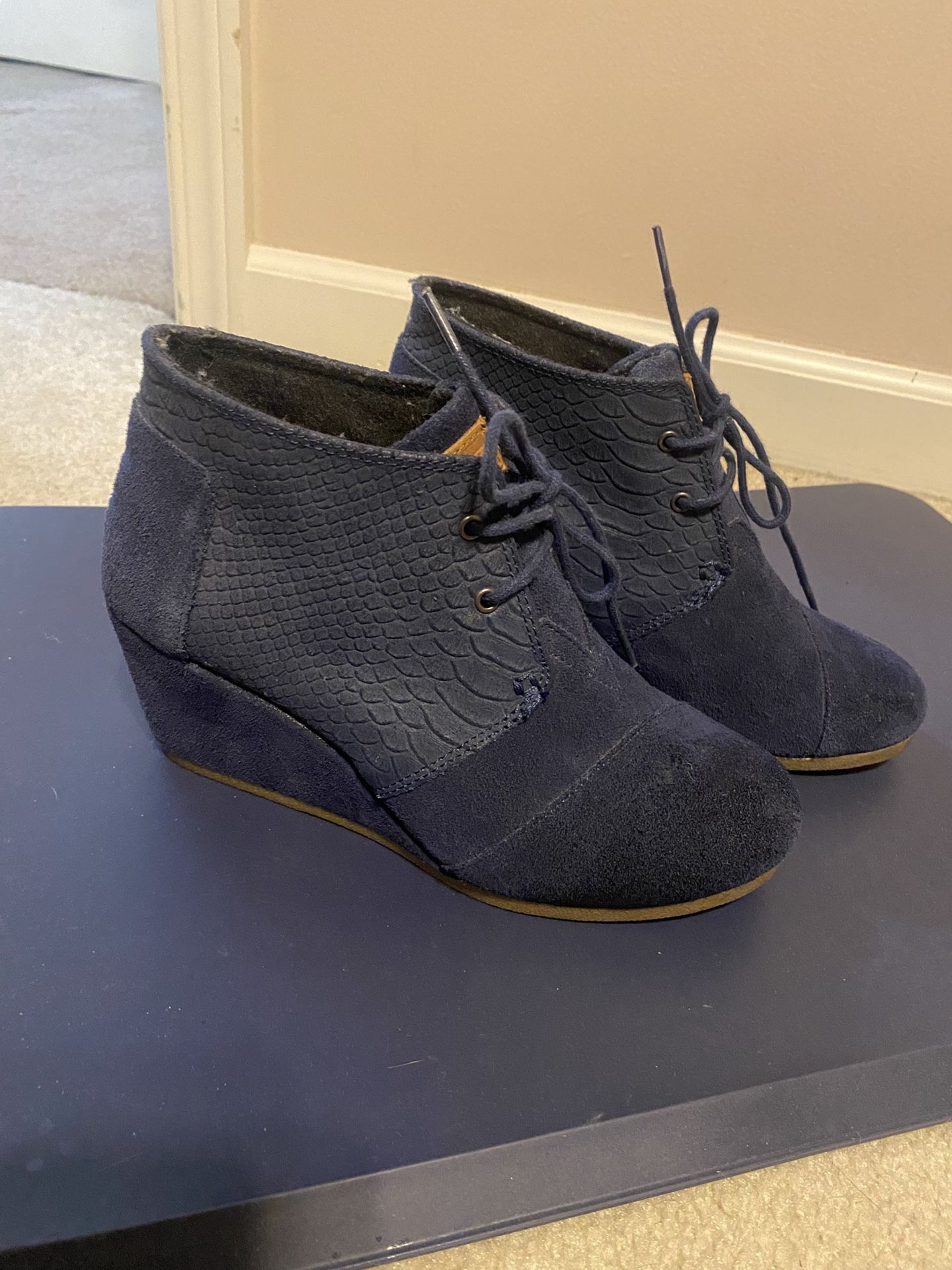 TOMS navy Women’s Wedge Shoes
