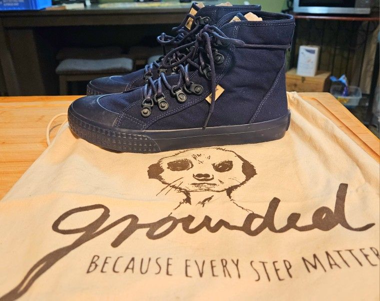 Grounded Iris Sneakers