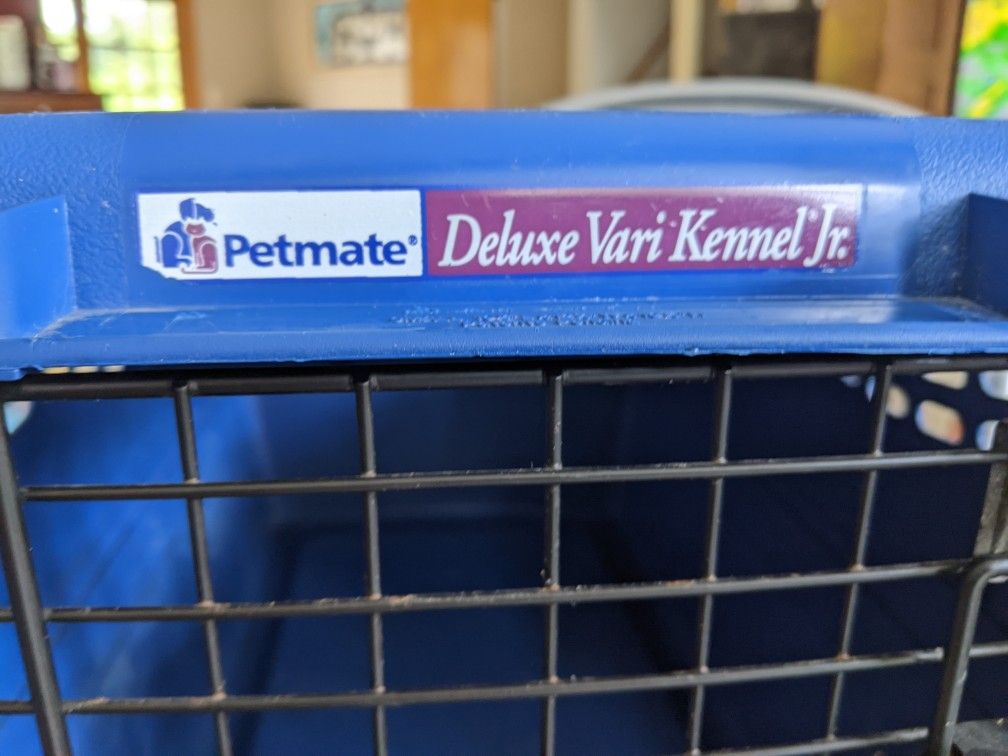 Kennel (Petmate Deluxe Vari Kennel Jr )