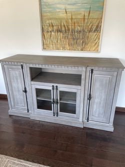 TV / Entertainment cabinet