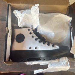 BRAND NEW CONVERSE 