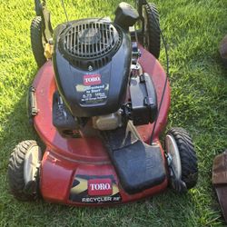 Toro Self Propelled  22in Recycler