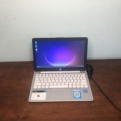 White HP 11.6” Laptop Computer; Intel Atom Quad Core, 4 GB RAM, Windows 10 
