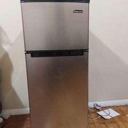 Magic Chef Refrigerator 