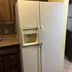 Refrigerator 
