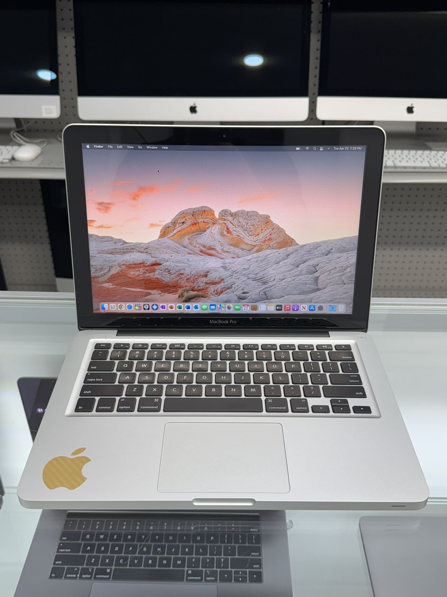 Apple Macbook Pro 13.3” 2.5GHz i5 8GB RAM 250GB SSD macOS Monterrey