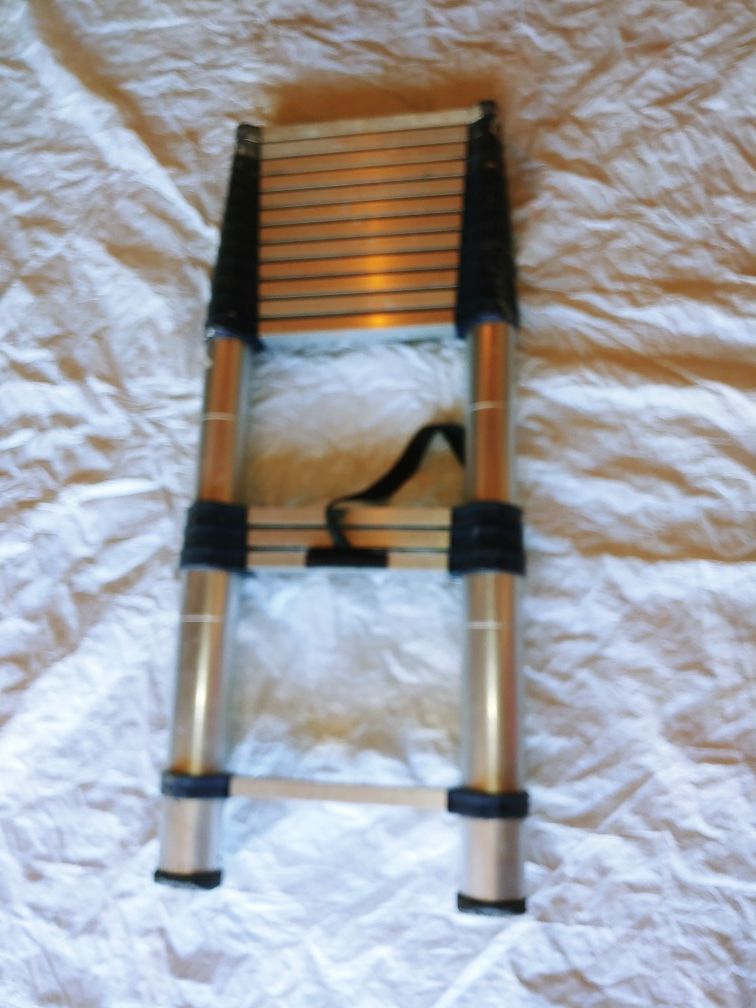 Heavy duty tradesman-type collapsible ladder - Used