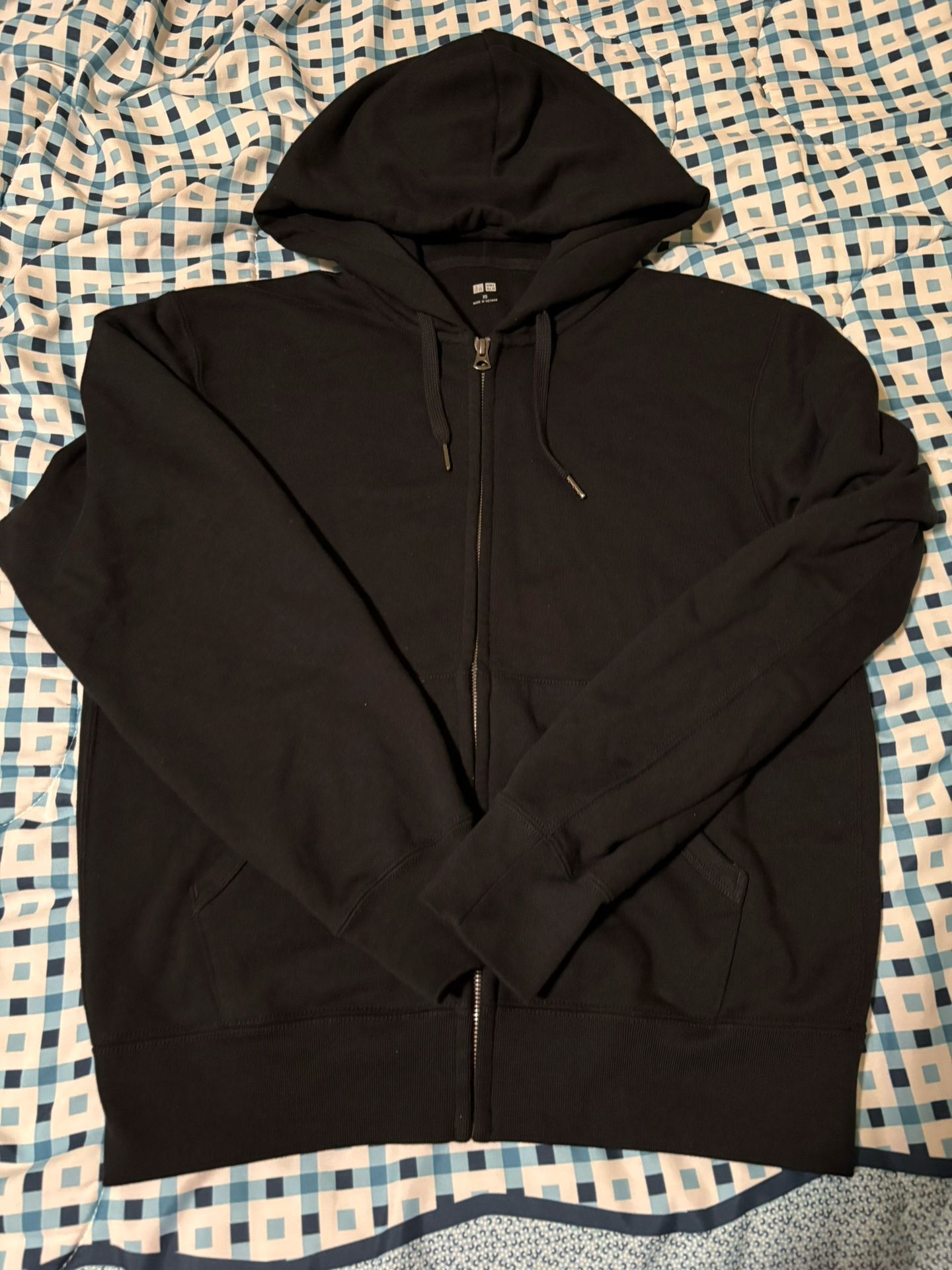 Black Uniqlo Zip Up Hoodie (xs)