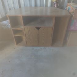 Tv Stand 3 Foot Long   2 Feet Tall