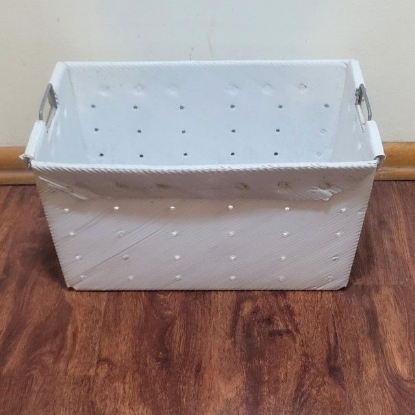 Nestable Corrugated Plastic Harvest Tote (3) - $5 each