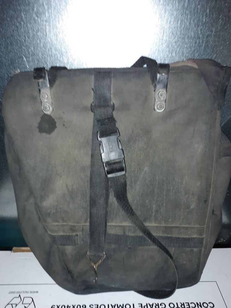 Vintage cycling saddle bags