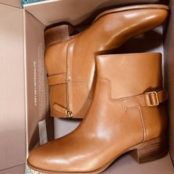 BRAND NEW Franco Sarto Women Chelsea Boots ($180 retail) size 8