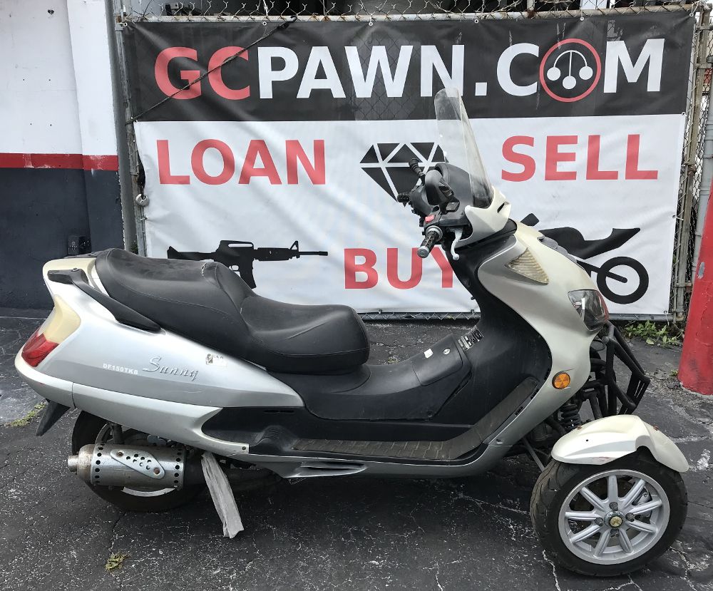 Dongfang/Sunny DF150DKB Trike, 150cc, 1734 Miles, 2011