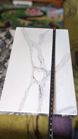 Quartz Table Top 27x18 - White with Gold Veins