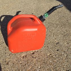 2.5 Gallon Gas Can