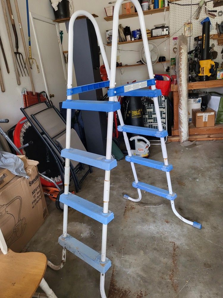 68x20 Pool Ladder