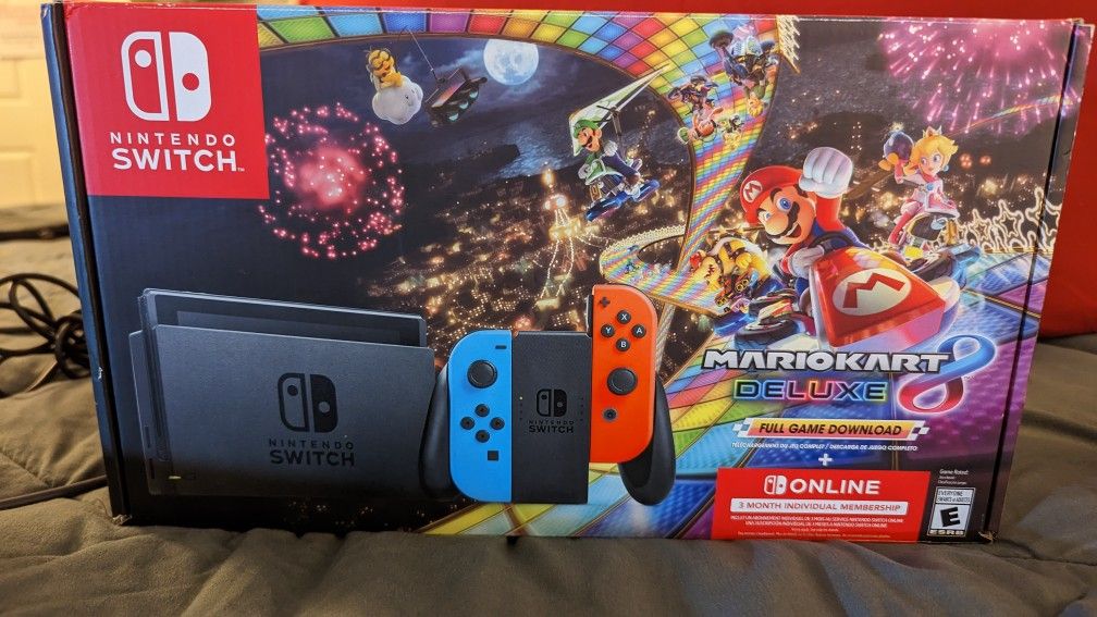 Nintendo Switch Mario Kart 8 Deluxe Bundle 32GB - Preowned - Bonus Accessories