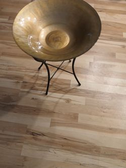 Gold glass bowl with stand