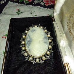 Vintage Cameo Smoky Grey  White Carved Shell Brooch With Faux Pearl With Case.