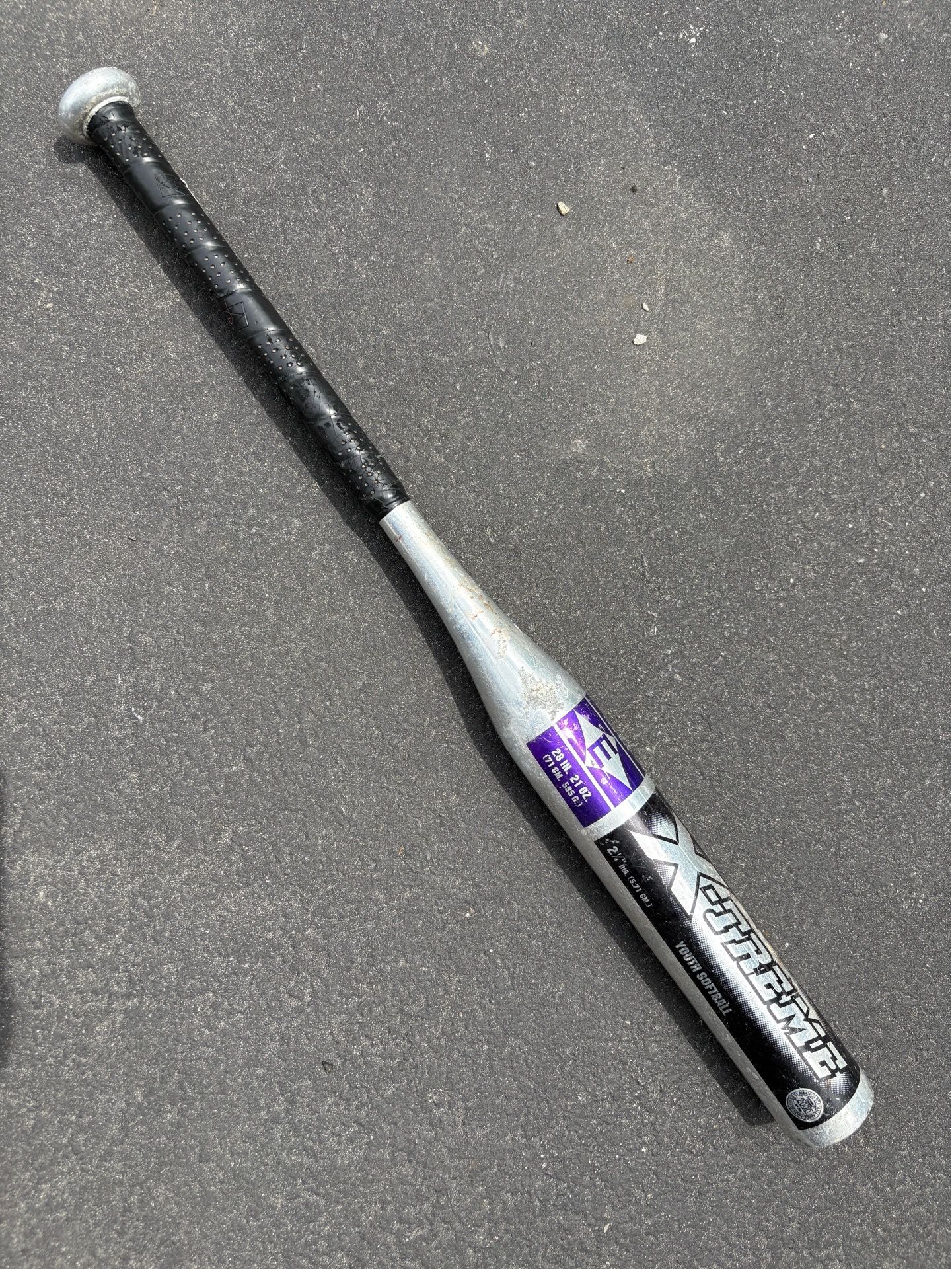 Easton SK12 X-TREME Youth Softball Bat 28 in / 21 oz / 2 ¼ Barrel Diameter Alloy Metal