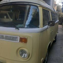 1973 Volkswagen Westfalia Bus