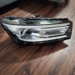 2018-2020 AUDI Q5 SQ5 RIGHT PASSENGER SIDE RH HEADLIGHT HID XENON OEM 