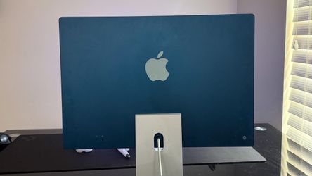 2021 Apple iMac 24" M1 (Blue) | 8GB RAM / 256GB SSD | $450