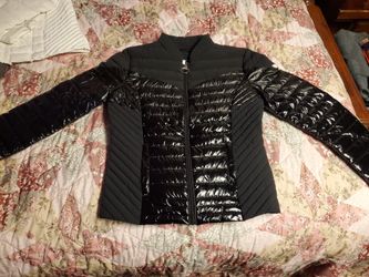 NEW GUESS Large Jacket