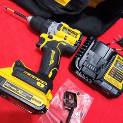 Dewalt Drill XR $100 With Bag And Charger