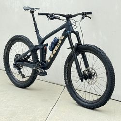 2022 Trek Remedy 9.8 Carbon Full Suspension Mountain Bike. M/L-size. SRAM EAGLE GX 12sp. CARBON WHEELS. 