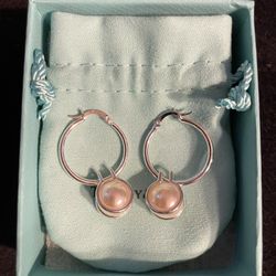 Tiffany & co Sterling Silver Pearl Hoop Earrings Brand new with all of the original packaging