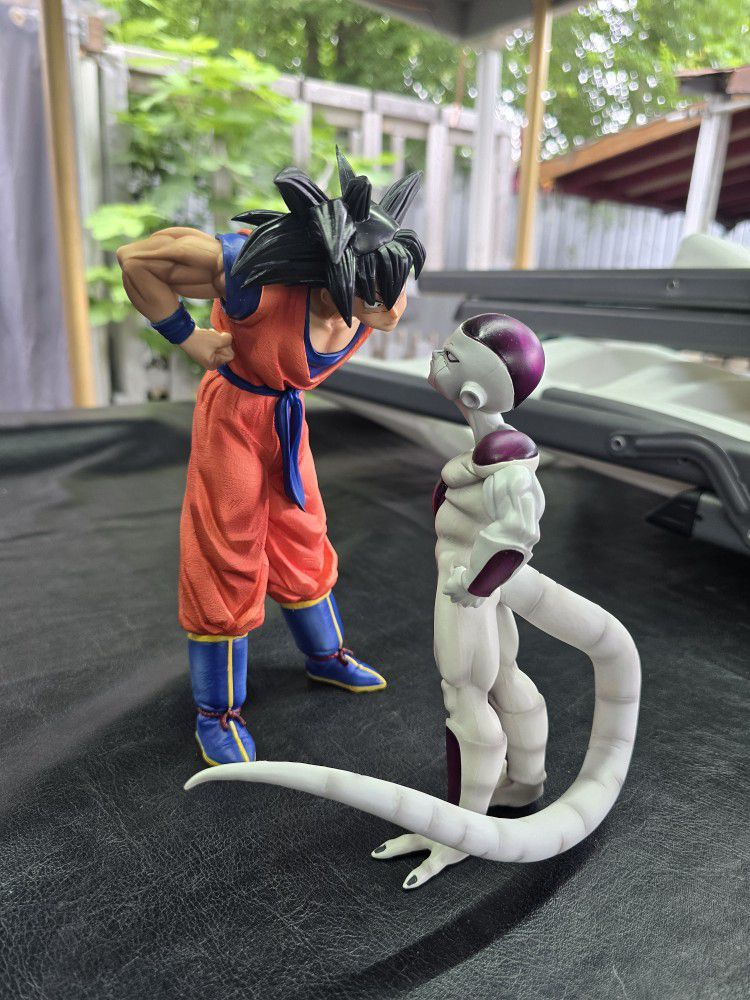 Dragonball Z Goku & Frieza Figure 8"