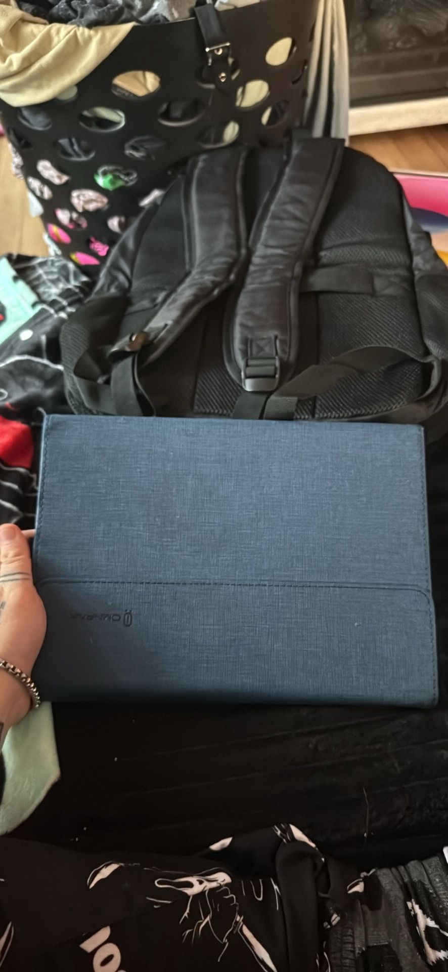 SURFACE PRO 7+ / Needs Charger 