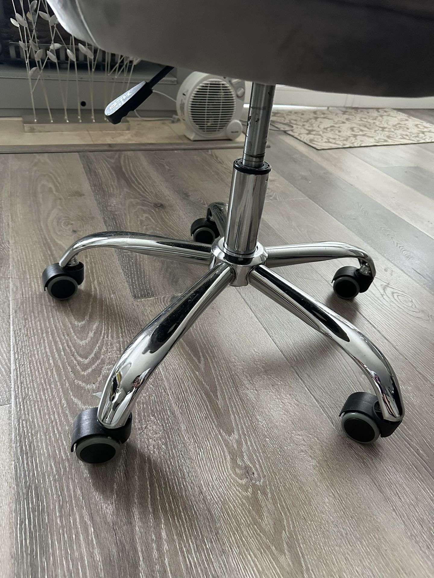 Bembry Task Office Chair for Sale in West Hollywood CA OfferUp