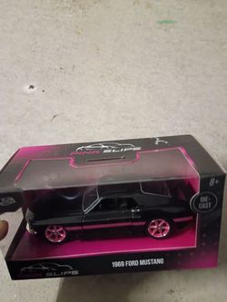 Pink sleeps 1969 Ford mustang $ 15
