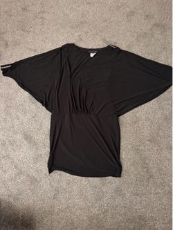 Desert Casual Women’s Black Solid Pullover Blouse w/ Strap Accent, Size L