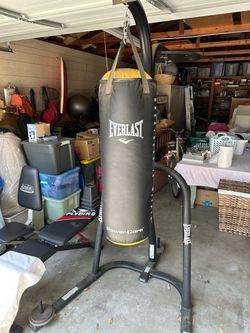 EVERLAST HEAVY PUNCHING BAG & Stand