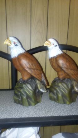 2 American eagle statues in perfect condition only 20