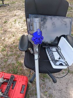 NICE  DYSON DC35 MULTI FLOOR VACUUM