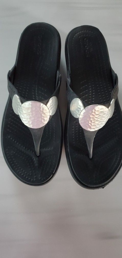 Women's CROCS Sandals Flip Flops Size 8
