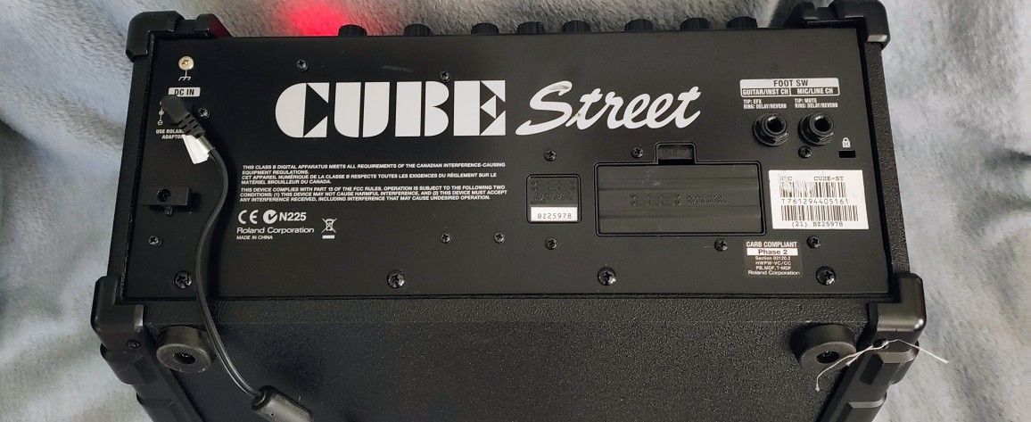 Roland Cube Street Portable Guitar Amp