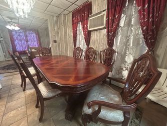 Dining Room Set - Perfect Condition