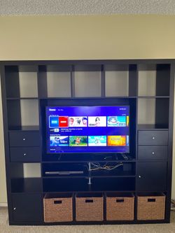 Entertainment center