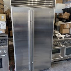 SUB ZERO SIDE BY SIDE REFRIGERATOR 42"