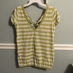 A&F Short Sleeve Bubble Shirt Size L