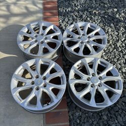 Chevy Equinox 17" Rims Silver 2018 Chevrolet Equinox
