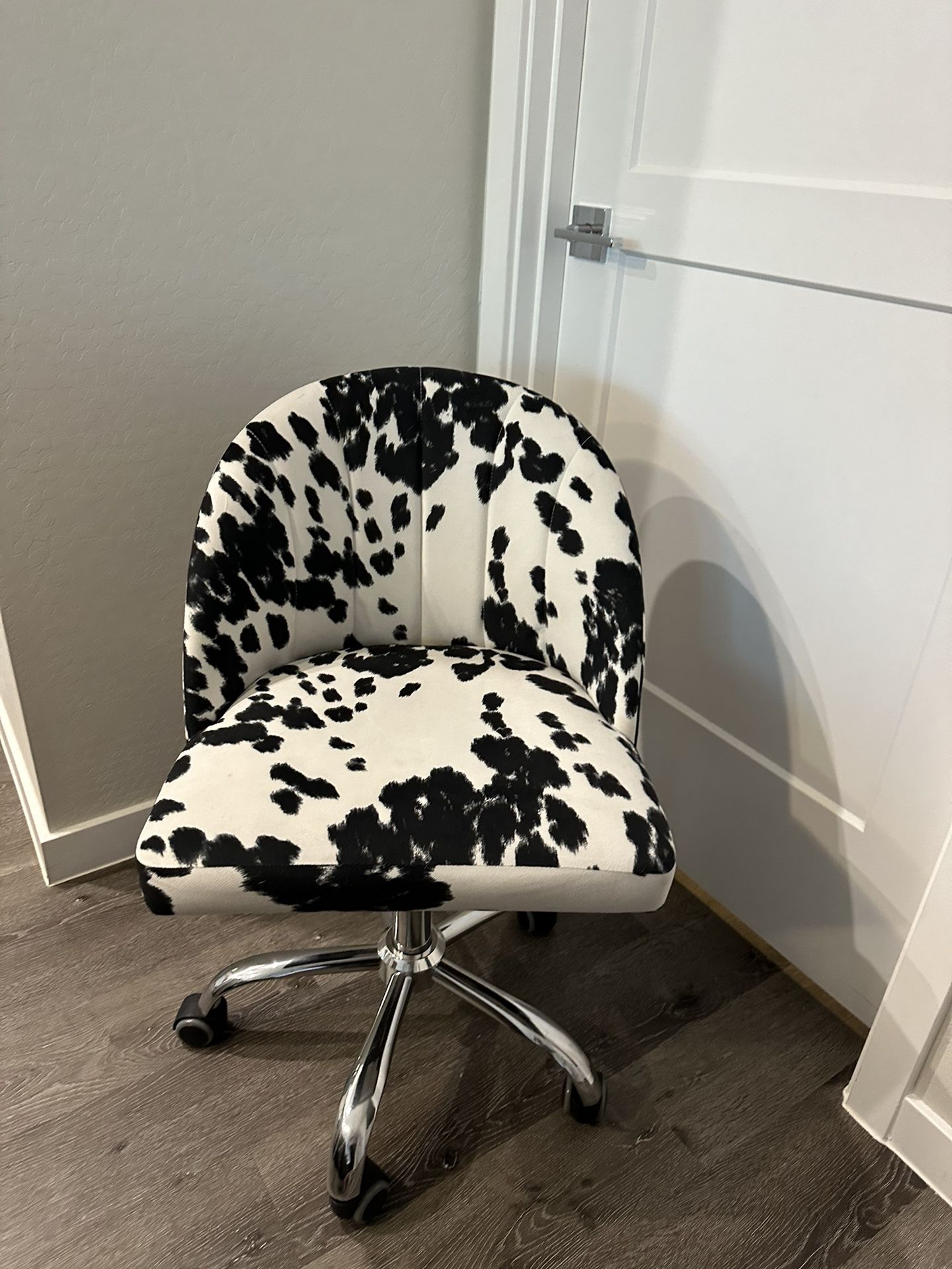 Desk/Vanity Chair 
