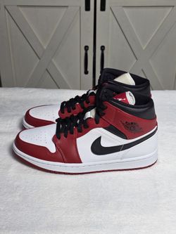 Jordan 1 Mid Chicago White Toe (2020)