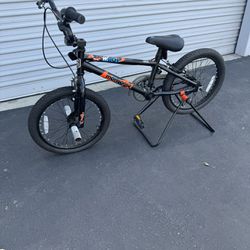 $40 - New - Open Box (perfect For Parts) Mongoose BMX - Switch And Stun - 18 Inch Bike